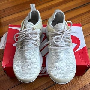 Nike Womens Air Presto.